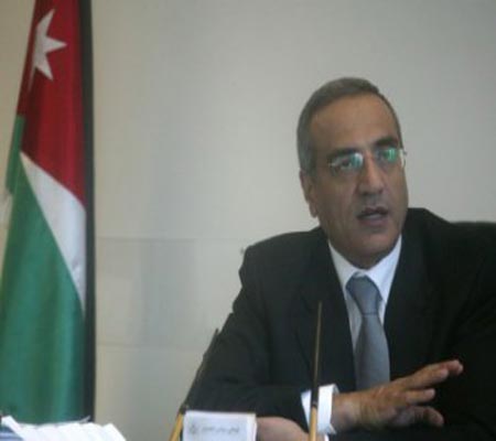 وزير الصحة يؤكد السعي لتحسين بيئة العمل وحوافز العاملين وزير الصحة يؤكد السعي لتحسين بيئة العمل وحوافز العاملين
