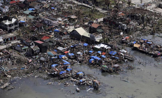 تسونامي يودي بحياة 168 شخصاً على الأقل في إندونيسيا