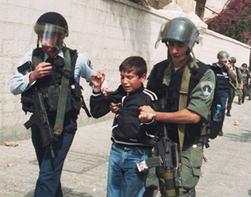 الاحتلال يعتقل بطريقة وحشية طفلاً فلسطينيا في القدس ـ (فيديو) الاحتلال يعتقل بطريقة وحشية طفلاً فلسطينيا في القدس ـ (فيديو)