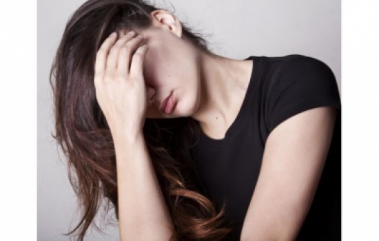 طلقها بسبب غشائها المطاطي!!