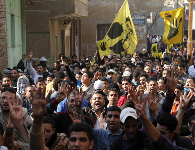 الأمن المصري يفض مسيرة لرافضي استفتاء الدستور في الإسكندرية