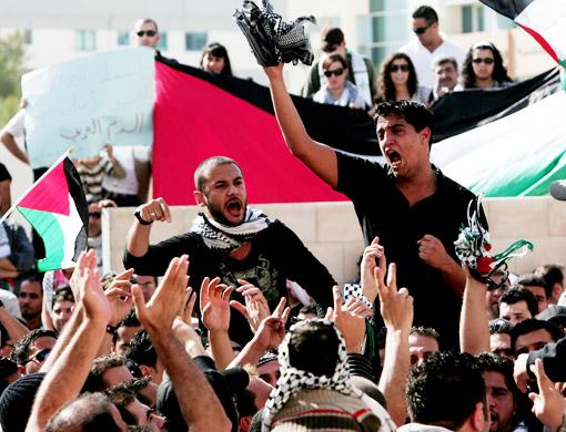 وقف "التحريض ضد إسرائيل" شرط أمريكا للسلطة الفلسطينية لتقديم المساعدات وقف "التحريض ضد إسرائيل" شرط أمريكا للسلطة الفلسطينية لتقديم المساعدات