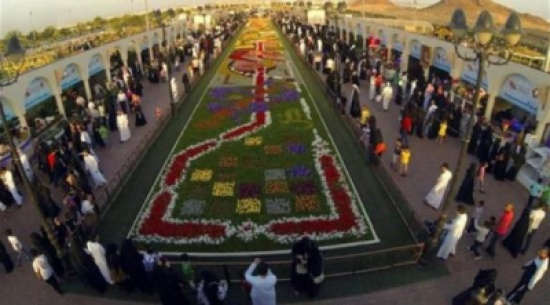 3 ملايين زهرة تستخدم في صناعة " سجادة "