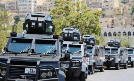 اعتقال 3 رجال و3 نساء بمداهمة منزل في العقبة