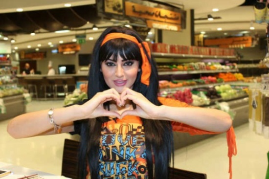 مريم حسين مريضة بالتسوق مريم حسين مريضة بالتسوق