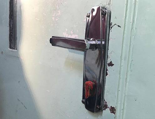 اغلاق مقر " الاخوان " في الطفيلة بالشمع الأحمر