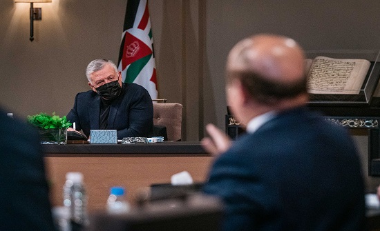 الملك يلتقي المكتب الدائم لمجلس الأعيان الملك يلتقي المكتب الدائم لمجلس الأعيان