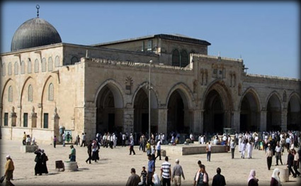 اكثر من 50 الف مصل يؤدون صلاة الجمعة في الاقصى اكثر من 50 الف مصل يؤدون صلاة الجمعة في الاقصى