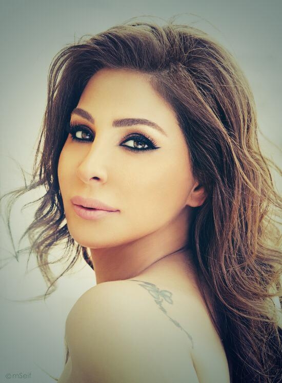 بالفيديو - اليسا تثير الجدل بـ"الكلب النجم" بالفيديو - اليسا تثير الجدل بـ"الكلب النجم"
