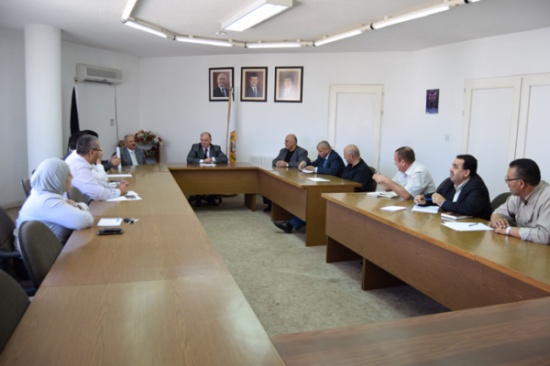 الكردي يلتقي مدراء الدوائر الإدارية في جامعة إربد الأهلية الكردي يلتقي مدراء الدوائر الإدارية في جامعة إربد الأهلية