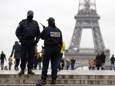 نشر نحو خمسة آلاف شرطي لحماية جميع المدارس اليهودية في فرنسا نشر نحو خمسة آلاف شرطي لحماية جميع المدارس اليهودية في فرنسا
