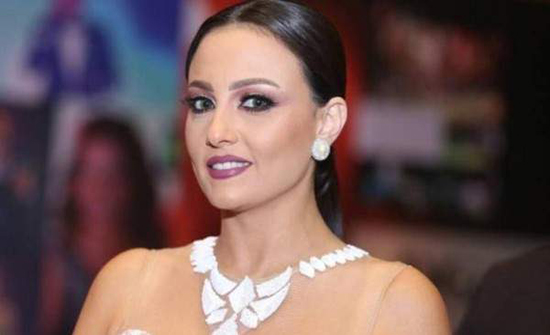 الفنانة بشرى تنفي اعتزالها الفن الفنانة بشرى تنفي اعتزالها الفن