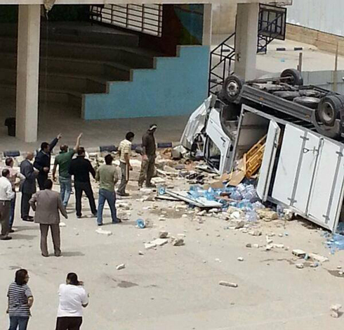 صورة : شاحنة " مياه " تقتحم مدرسة في الشميساني صورة : شاحنة " مياه " تقتحم مدرسة في الشميساني