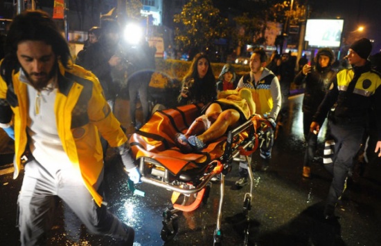 مقتل 35 شخصاً في هجوم مسلح على ملهى ليلي في اسطنبول.. صور