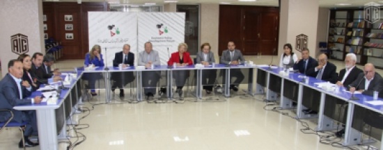 حلقة نقاشية في ملتقى طلال أبوغزاله المعرفي حول نتائج فريق عمل المياه