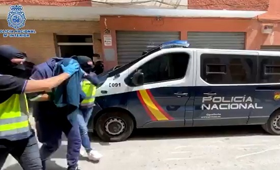 السلطات الإسبانية تعتقل مغني راب بتهمة الانتماء لـ "داعش"