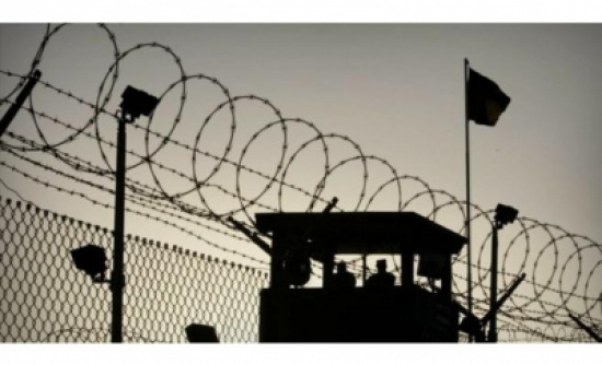 الاحتلال يمارس إجراءات وحشية ضد الأسرى المضربين