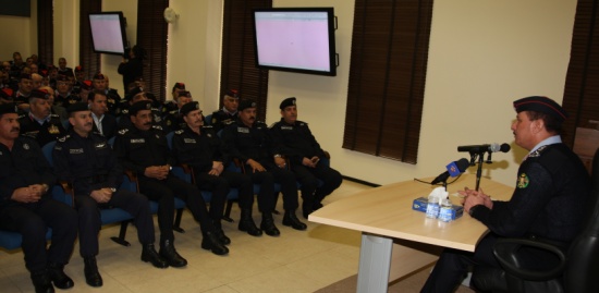 الطوالبة يلتقي قادة ومدراء الوحدات الشرطية المختلفة الطوالبة يلتقي قادة ومدراء الوحدات الشرطية المختلفة