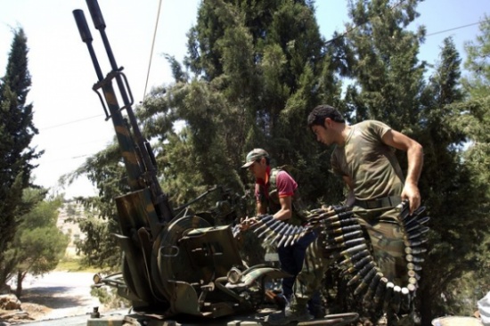 قصف متواصل لحلب واشتباكات بعدة مدن