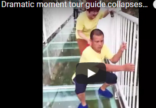 بالفيديو.. مرشد سياحي يقع ضحية لمقلب مخيف