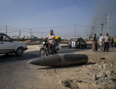 جيش الاحتلال يقصف أحد مباني الجامعة الإسلامية في غزة
