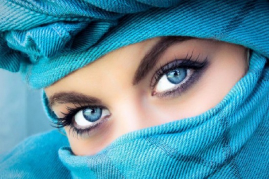 اعرفي شخصيتك من لون عيونك