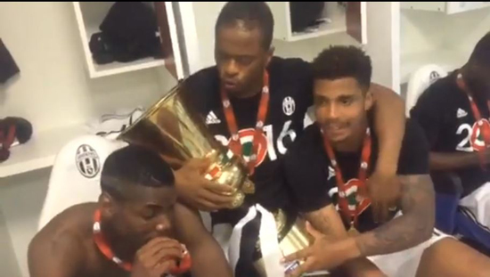 بالفيديو| إيفرا يطلق اغنية بعد تتويج اليوفنتوس بكأس ايطاليا