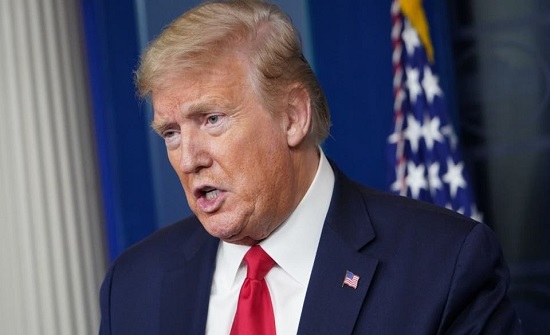 ترمب يوقع على حزمة مساعدات جديدة لمكافحة كورونا