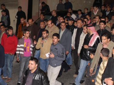 جبل التاج : " الطفايلة " يطالبون بـ طرد السفير الاسرائيلي جبل التاج : " الطفايلة " يطالبون بـ طرد السفير الاسرائيلي