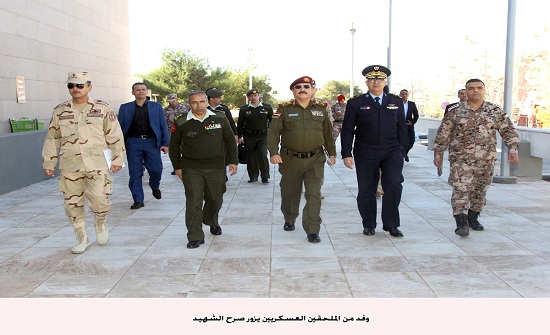 وفد من الملحقين العسكريين يزور صرح الشهيد وفد من الملحقين العسكريين يزور صرح الشهيد