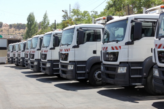 الأمانة تتسلم "15" طاحنة جديدة للعمل ضمن أسطول النظافة بالعاصمة