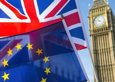 ارتفاع انتاج المصانع البريطانية بسبب تخزين البضائع قبل بريكست