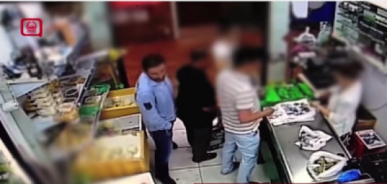 فيديو يوثق لحظةً بلحظة تفاصيل جريمة