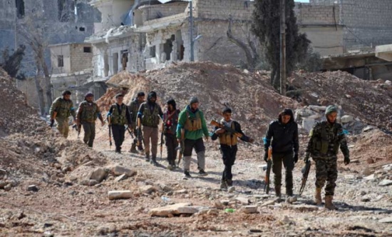 وفدا الحكومة والمعارضة السوريتين في طريقهما إلى جنيف وتباعد كبير في المواقف