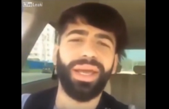 فيديو| كان يقود سيارته ويلتقط لنفسه "selfie" فاصطدم بـ..! فيديو| كان يقود سيارته ويلتقط لنفسه "selfie" فاصطدم بـ..!