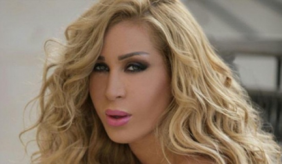 شاهد احتفالا بطلاقها من زوجها.. الفنانة اللبنانية نورهان ترقص الدبكة شاهد احتفالا بطلاقها من زوجها.. الفنانة اللبنانية نورهان ترقص الدبكة