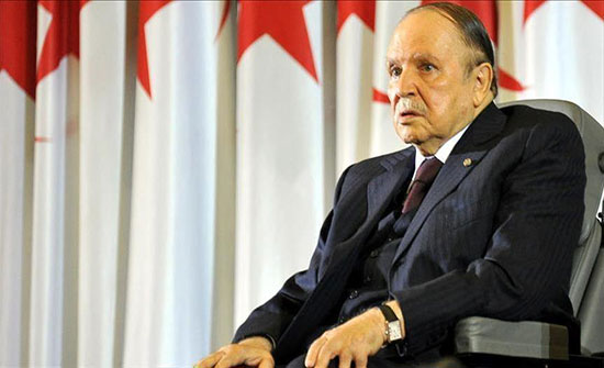 الرئيس الجزائري يعزل مدير أمن الجيش الرئيس الجزائري يعزل مدير أمن الجيش