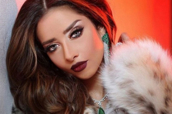 بلقيس: لا يمكن لفنانات الخليج ارتداء ملابس مايا دياب والاخيرة ترد بلقيس: لا يمكن لفنانات الخليج ارتداء ملابس مايا دياب والاخيرة ترد
