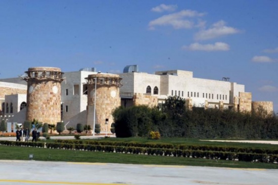 بحث تعاون جامعة العلوم والتكنولوجيا مع نادي خريجي الجامعات الاميركية بحث تعاون جامعة العلوم والتكنولوجيا مع نادي خريجي الجامعات الاميركية