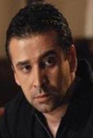كريم عبد العزيز :"زوجتي تحتوي عصبيتي ومزاجي المتقلب" كريم عبد العزيز :"زوجتي تحتوي عصبيتي ومزاجي المتقلب"