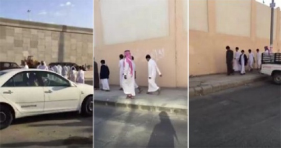 فيديو: معلم يخلع ثوب التعليم ويرتدي ثوب رجل المرور لضمان سلامة طلابه فيديو: معلم يخلع ثوب التعليم ويرتدي ثوب رجل المرور لضمان سلامة طلابه