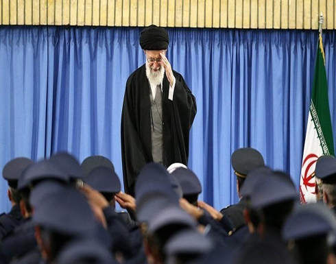 خامنئي يحثّ الجيش الإيراني على زيادة قدرته لترهيب العدو