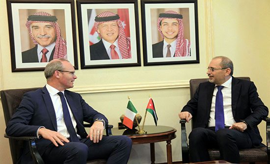 الصفدي يلتقي نائب رئيس الوزراء ووزير الخارجية والتجارة الايرلندي الصفدي يلتقي نائب رئيس الوزراء ووزير الخارجية والتجارة الايرلندي