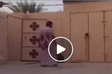 أغرب رد فعل لشاب وجد شقيقه مقتولا