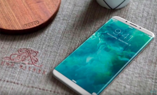 شاهد كيف يطرد 'آيفون 8' المياه المتسربة بداخله!