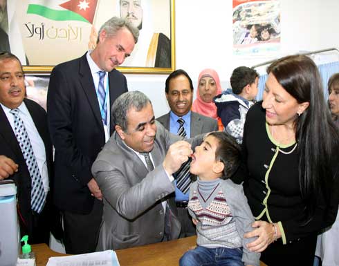 بدء الجولة الخامسة لحملة التطعيم الوطنية ضد شلل الاطفال بدء الجولة الخامسة لحملة التطعيم الوطنية ضد شلل الاطفال