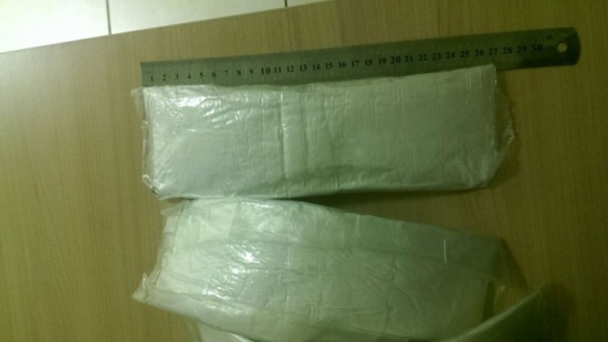 بالصور : القبض على سيدة ترتدي حزاماً من المخدرات في مطار الملكة علياء