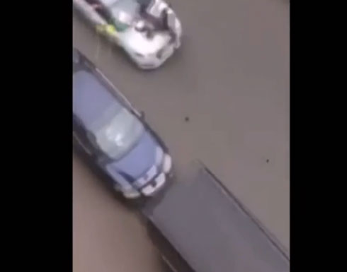 بالفيديو: لحظة صدم سيارة لمرأة محجبة في بروكسل