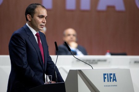 بهذه الطريقة سيظفر الأمير علي برئاسة الفيفا ! بهذه الطريقة سيظفر الأمير علي برئاسة الفيفا !