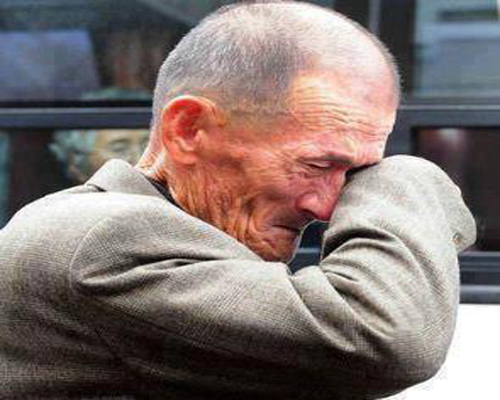 الأردن : عشريني يضرب والده حتى الموت